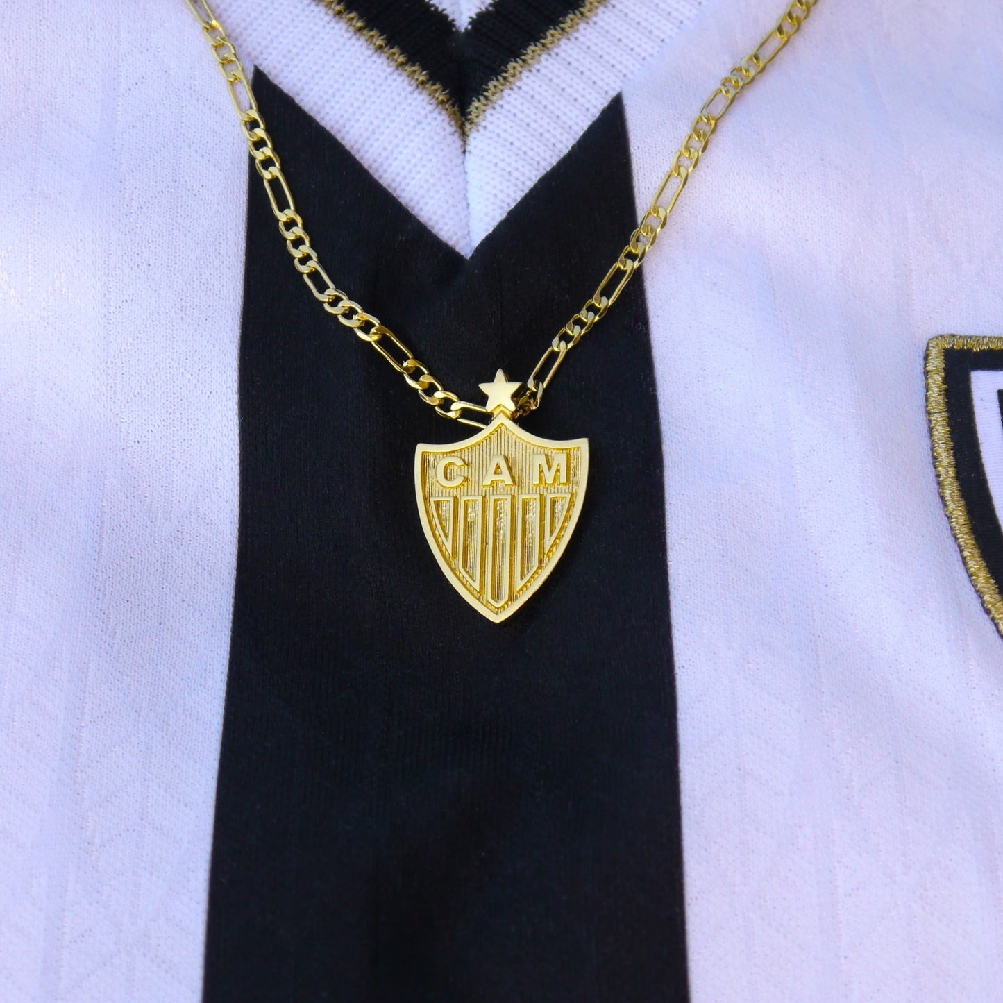 Pingente Escudo CAM + Colar